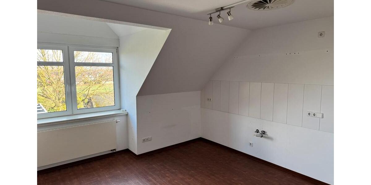 Dachgeschoßwohnung Twist - 3 Zimmer, 135 m&sup2;, 1.080&euro; | Angebot:25656771