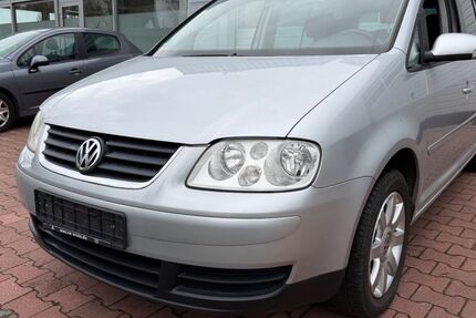 VW Touran 239.000 km 2.990 &euro; Nordhorn 48529