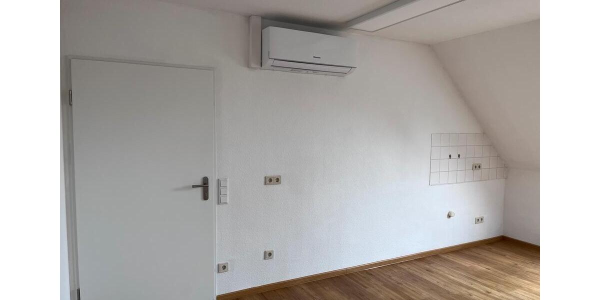 Dachgeschoßwohnung Lingen (Ems) - 2 Zimmer, 65 m&sup2;, 650&euro; | Angebot:26003927