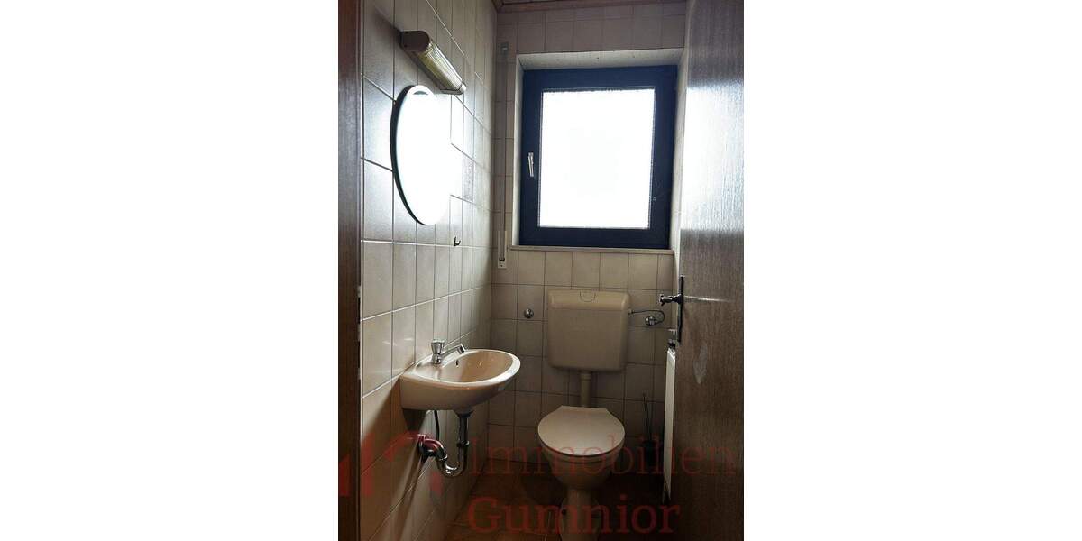 Einfamilienhaus Salzbergen - 9 Zimmer, 241 m&sup2;, 330.000&euro; | Angebot:25698292