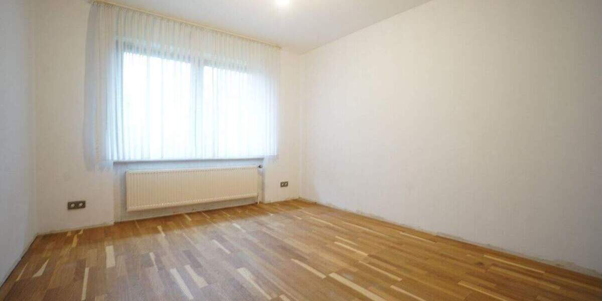 Einfamilienhaus Salzbergen - 9 Zimmer, 241 m&sup2;, 330.000&euro; | Angebot:25698292