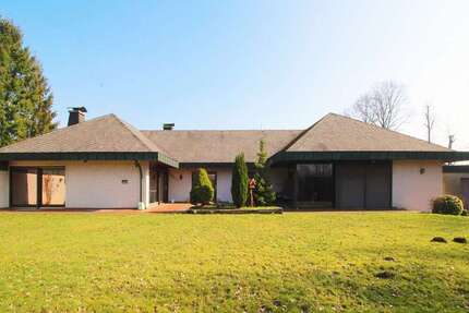 Haus Gronau (Westfalen) - 9 Zimmer, 310 m&sup2;, 800.000&euro; | Angebot:23038500