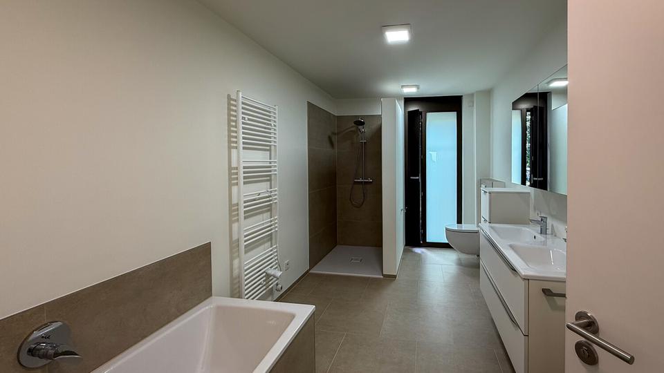 Erdgeschoßwohnung Bad Bentheim - 5 Zimmer, 200 m&sup2;, 2.855&euro; | Angebot:22639191