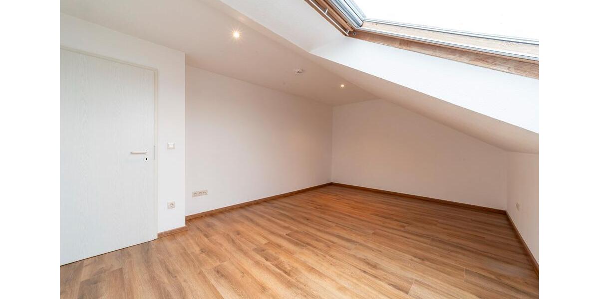 Dachgeschoßwohnung Lingen (Ems) Gauerbach - 3 Zimmer, 88 m&sup2;, 930&euro; | Angebot:26012827