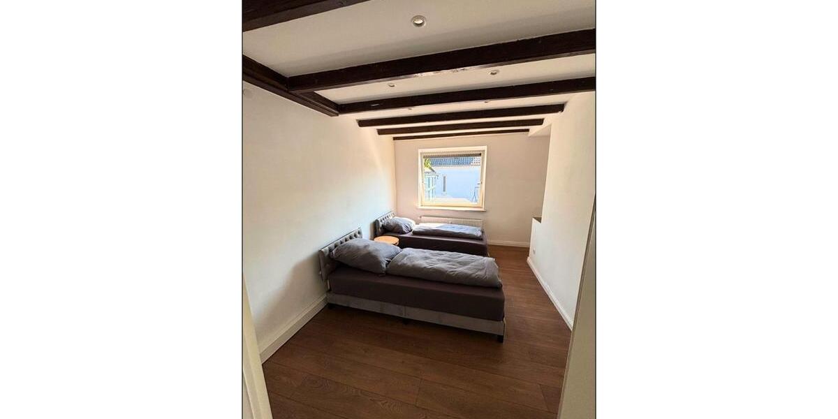 Einfamilienhaus Lingen (Ems) Damaschke - 6 Zimmer, 245 m&sup2;, 2.600&euro; | Angebot:26030717