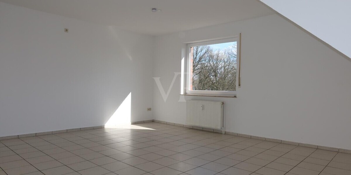 Gut geschnittene 3-Zimmer-Wohnung! – renoviert, gepflegt & sofort verfügbar - Dachgeschoßwohnung Emsbüren | Angebot:25922845