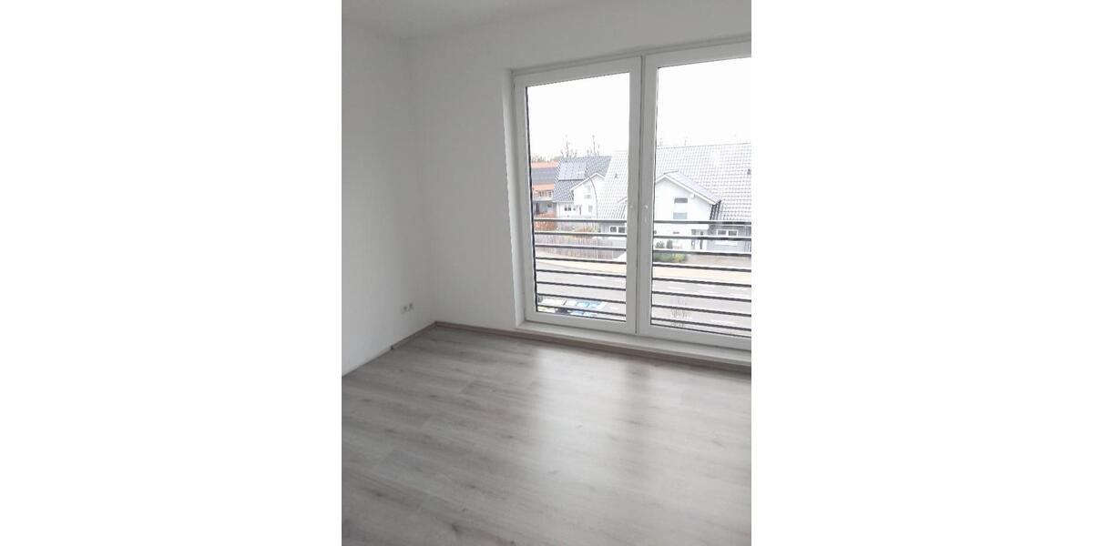 Etagenwohnung Lingen (Ems) - 3 Zimmer, 76 m&sup2;, 730&euro; | Angebot:25753520