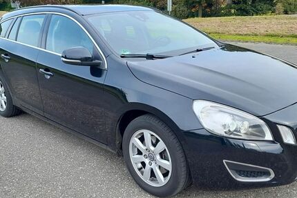 Volvo V60 139.000 km 9.700 &euro; Uelsen 49843
