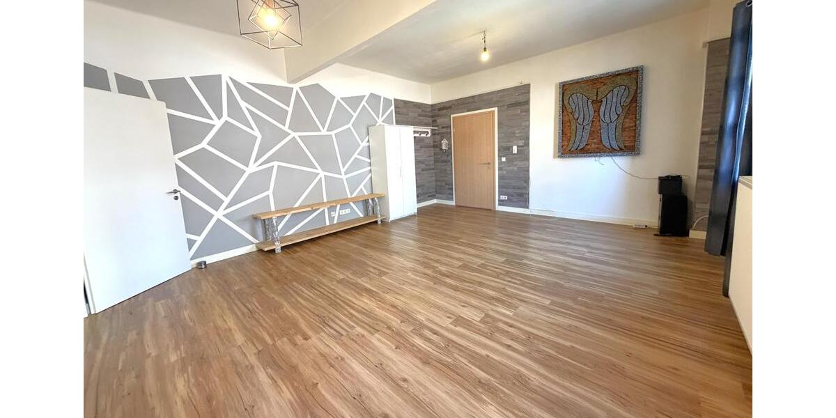 Etagenwohnung Gronau (Westfahlen) - 2 Zimmer, 83 m&sup2;, 700&euro; | Angebot:26003536