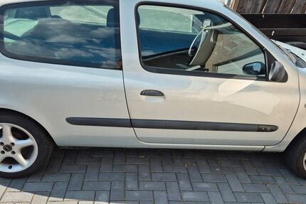 Renault Clio 158.000 km 900 &euro; Twist 49767