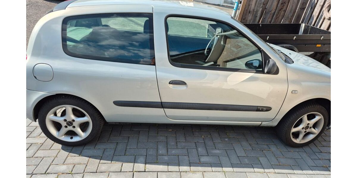 Renault Clio 158.000 km 900 &euro; Twist 49767