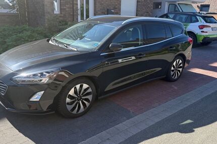 Ford Focus 82.000 km 12.999 &euro; Uelsen 49843