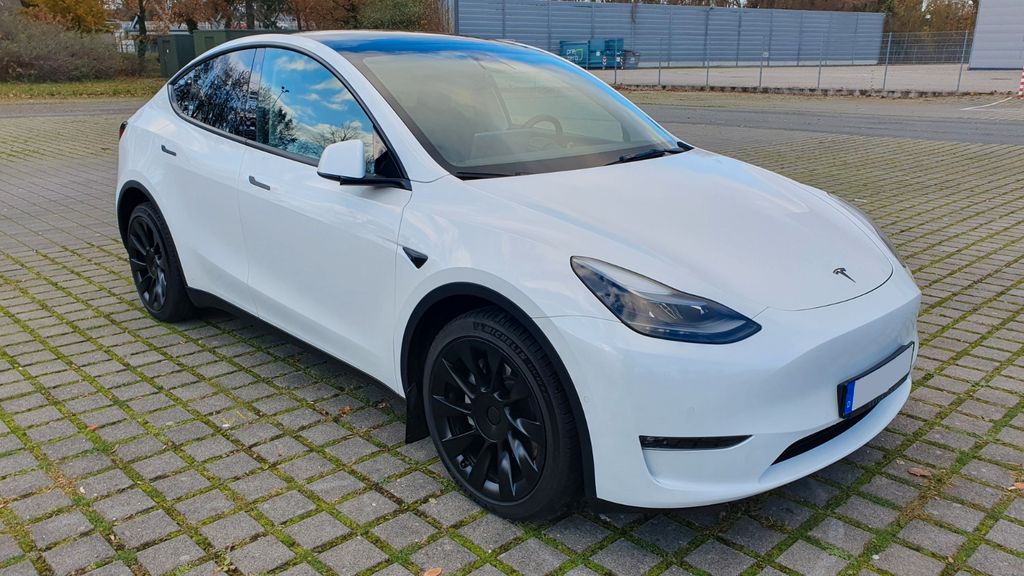 Tesla Model Y 69.030 km 32.900 &euro; Lingen 49808