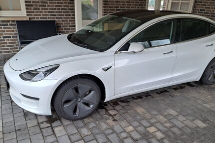 Tesla Model 3 204.455 km 18.499 &euro; Osterbrock 49744