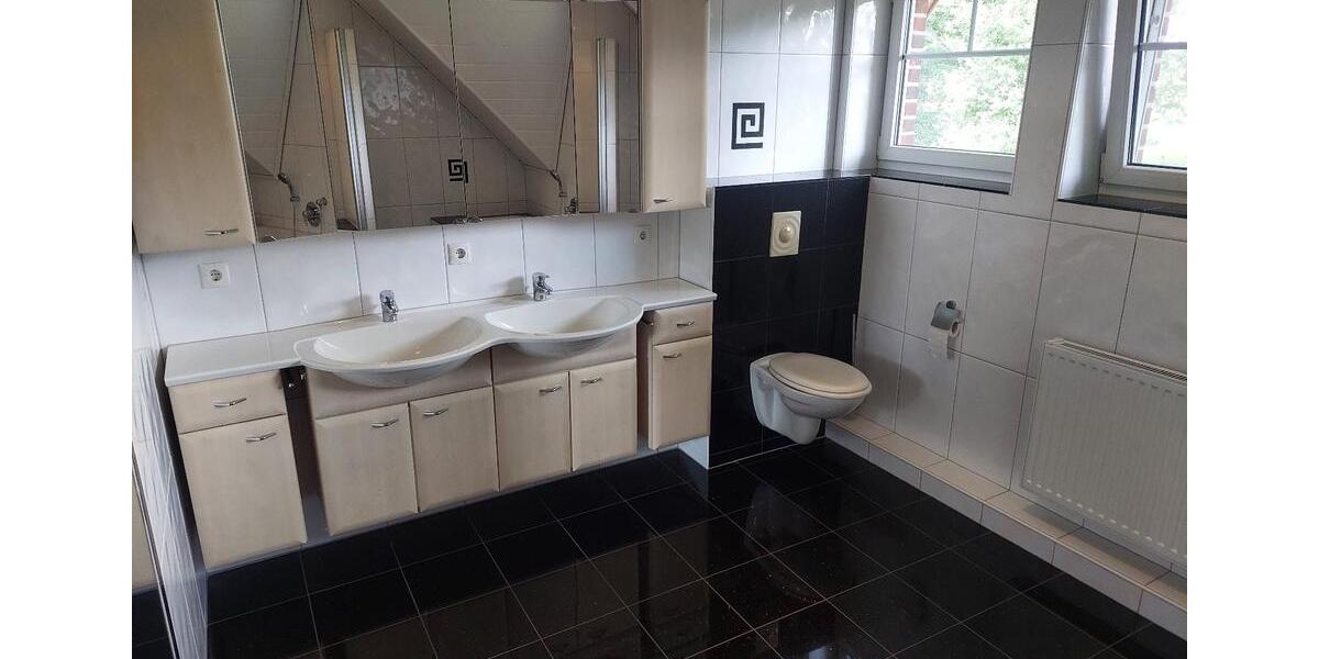 Einfamilienhaus Uelsen - 9 Zimmer, 155 m&sup2;, 449.000&euro; | Angebot:26665575