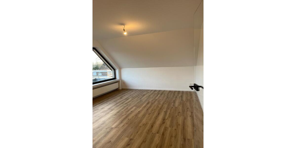 Dachgeschoßwohnung Lingen (Ems) - 3 Zimmer, 89 m&sup2;, 890&euro; | Angebot:25384473