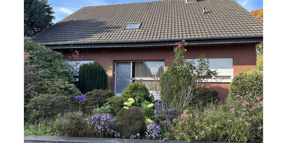 Einfamilienhaus Gronau - 8 Zimmer, 215 m&sup2;, 405.000&euro; | Angebot:24361679