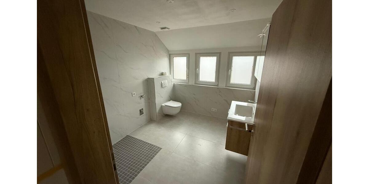 Dachgeschoßwohnung Spelle - 3 Zimmer, 76 m&sup2;, 1.030&euro; | Angebot:25311391