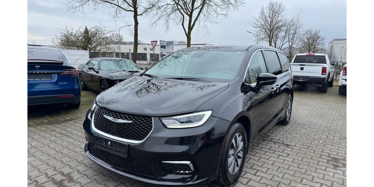 Chrysler Pacifica 73.309 km 31.499 &euro; Schüttorf 48465