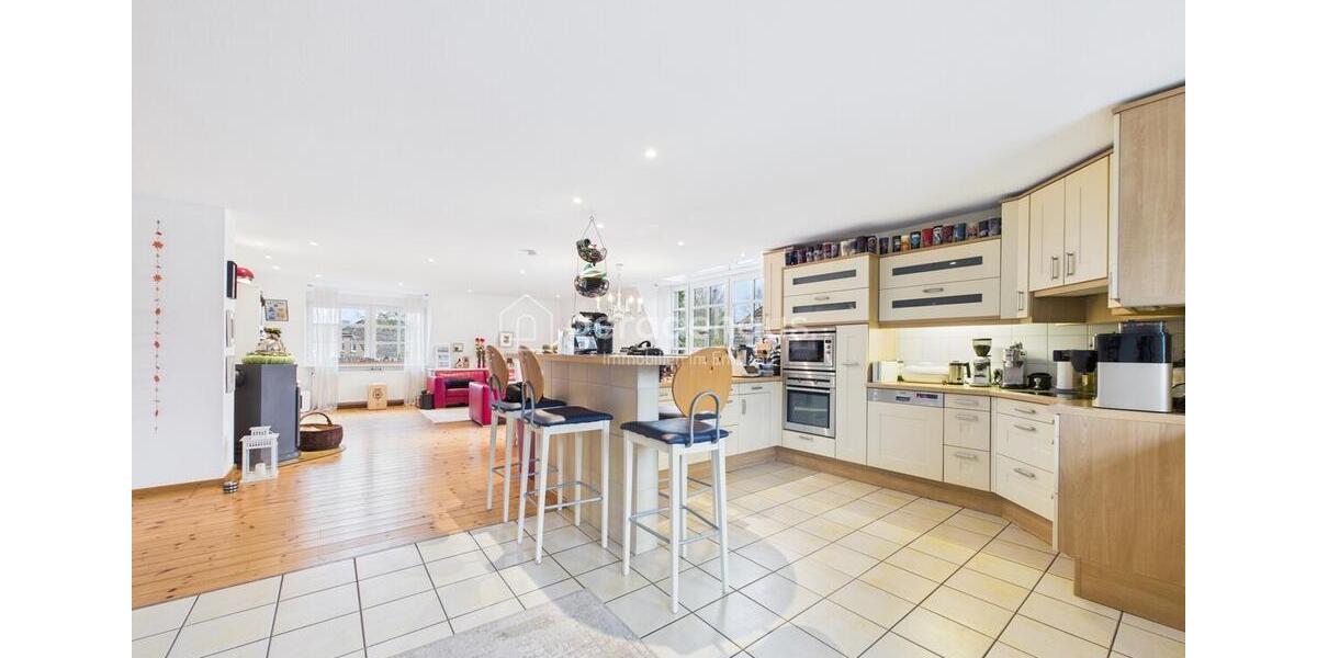 Dachgeschoßwohnung Lingen (Ems) Damaschke - 6.5 Zimmer, 190 m&sup2;, 1.450&euro; | Angebot:24184754