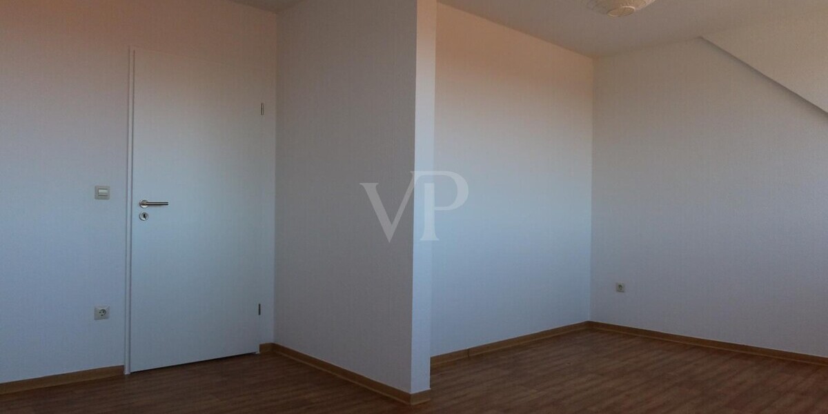 Gut geschnittene 3-Zimmer-Wohnung! – renoviert, gepflegt & sofort verfügbar - Dachgeschoßwohnung Emsbüren | Angebot:25922845