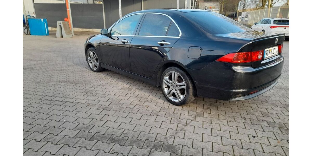Honda Accord 348.500 km 2.700 &euro; Nordhorn 48527