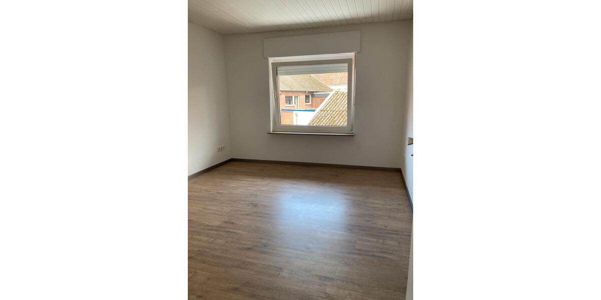 Etagenwohnung Gronau (Westfahlen) - 3 Zimmer, 90 m&sup2;, 750&euro; | Angebot:25880036