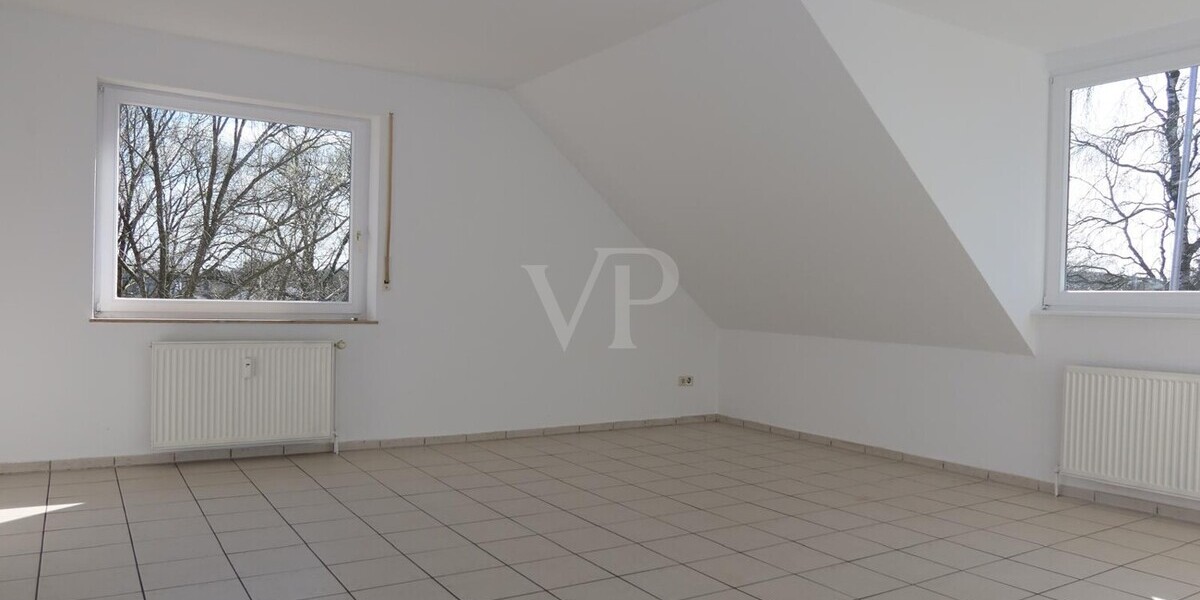 Gut geschnittene 3-Zimmer-Wohnung! – renoviert, gepflegt & sofort verfügbar - Dachgeschoßwohnung Emsbüren | Angebot:25922845