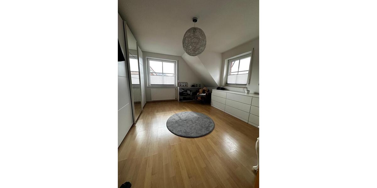 Dachgeschoßwohnung Spelle - 4 Zimmer, 135 m&sup2;, 900&euro; | Angebot:26669463