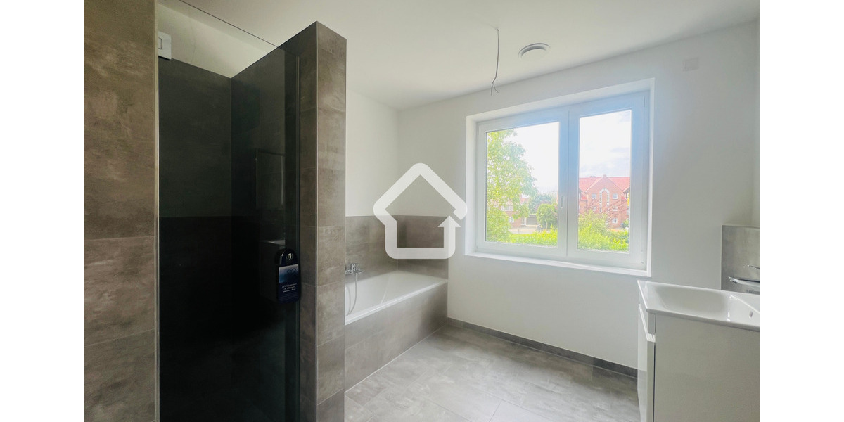 Doppelhaushälfte Lingen (Ems) Damaschke - 4 Zimmer, 130 m&sup2;, 1.575&euro; | Angebot:26647856