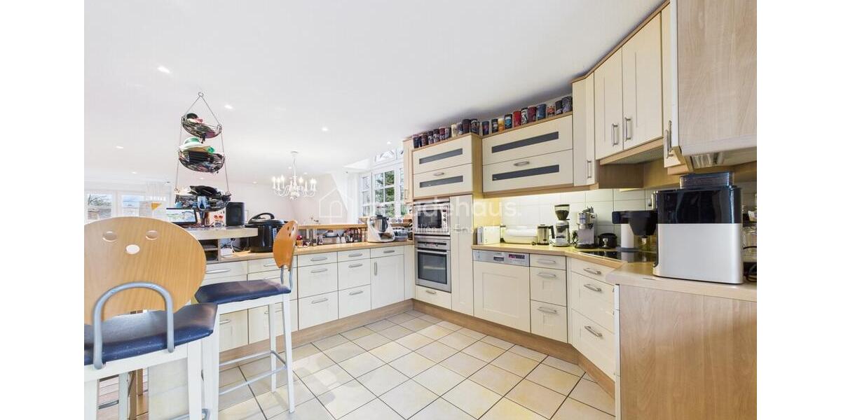 Dachgeschoßwohnung Lingen (Ems) Damaschke - 6.5 Zimmer, 190 m&sup2;, 1.450&euro; | Angebot:24184754