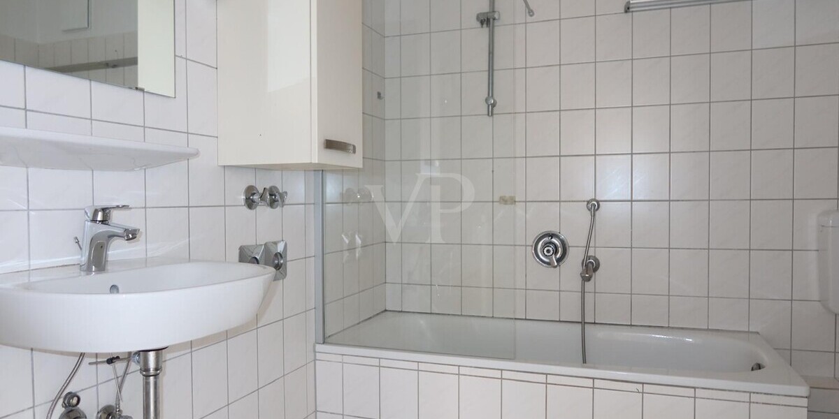 Gut geschnittene 3-Zimmer-Wohnung! – renoviert, gepflegt & sofort verfügbar - Dachgeschoßwohnung Emsbüren | Angebot:25922845