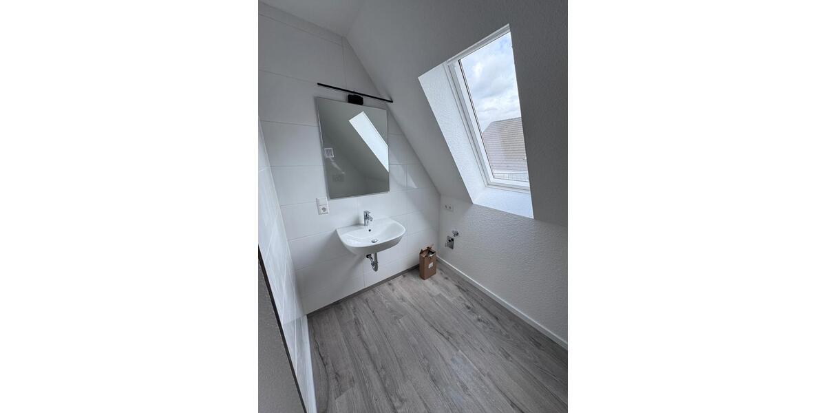 Dachgeschoßwohnung Lingen (Ems) - 3 Zimmer, 66 m&sup2;, 690&euro; | Angebot:26645695