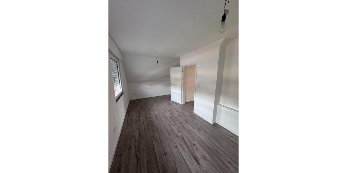 Dachgeschoßwohnung Lingen (Ems) - 3 Zimmer, 66 m&sup2;, 690&euro; | Angebot:26645695