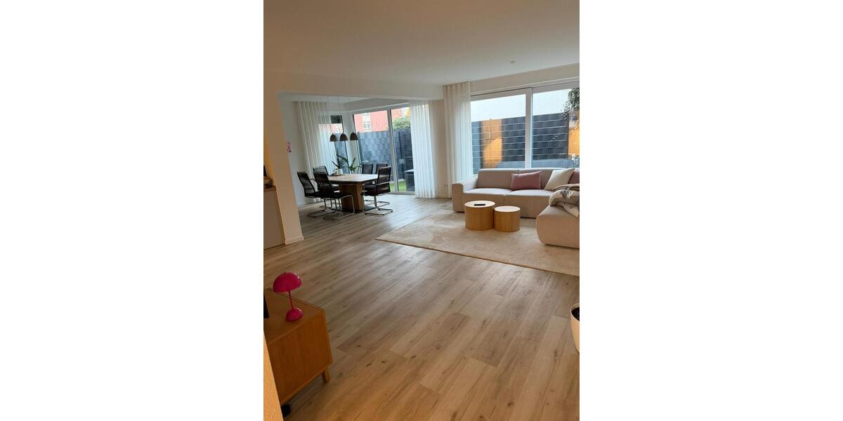 Erdgeschoßwohnung Lingen (Ems) - 2 Zimmer, 83 m&sup2;, 950&euro; | Angebot:25852977