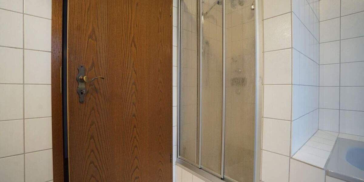 Einfamilienhaus Salzbergen - 9 Zimmer, 241 m&sup2;, 330.000&euro; | Angebot:25698292