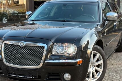 Chrysler 300C 270.000 km 7.950 &euro; Nordhorn 48527