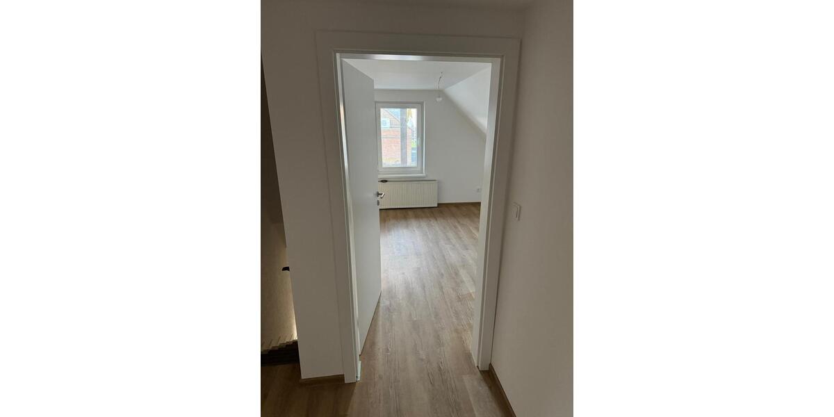 Erdgeschoßwohnung Lingen (Ems) Damaschke - 4 Zimmer, 136 m&sup2;, 1.010&euro; | Angebot:25645490