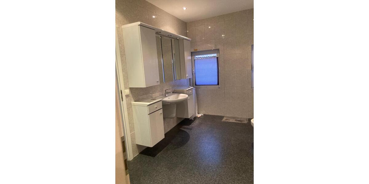 Etagenwohnung Neuenkirchen - 3 Zimmer, 145 m&sup2;, 1.100&euro; | Angebot:25826417