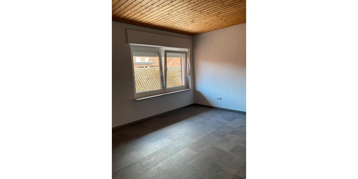 Etagenwohnung Gronau (Westfahlen) - 3 Zimmer, 90 m&sup2;, 750&euro; | Angebot:25880036