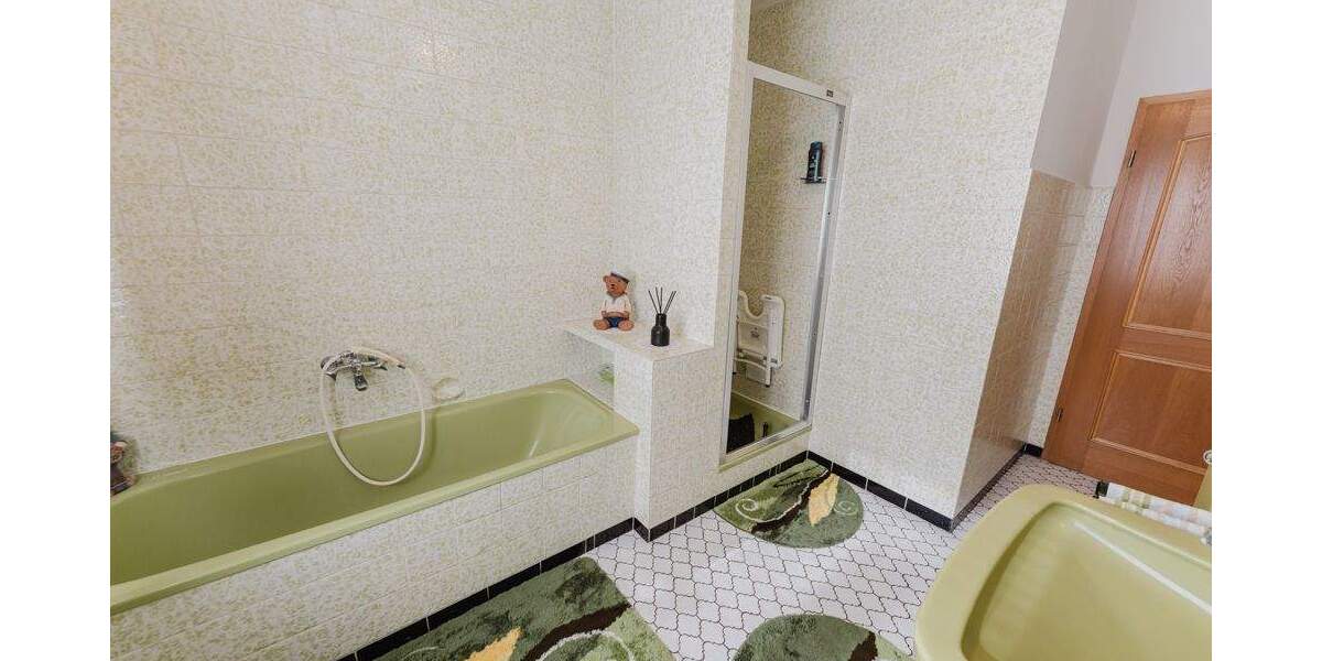 Einfamilienhaus Emlichheim - 7 Zimmer, 156 m&sup2;, 298.000&euro; | Angebot:25770606